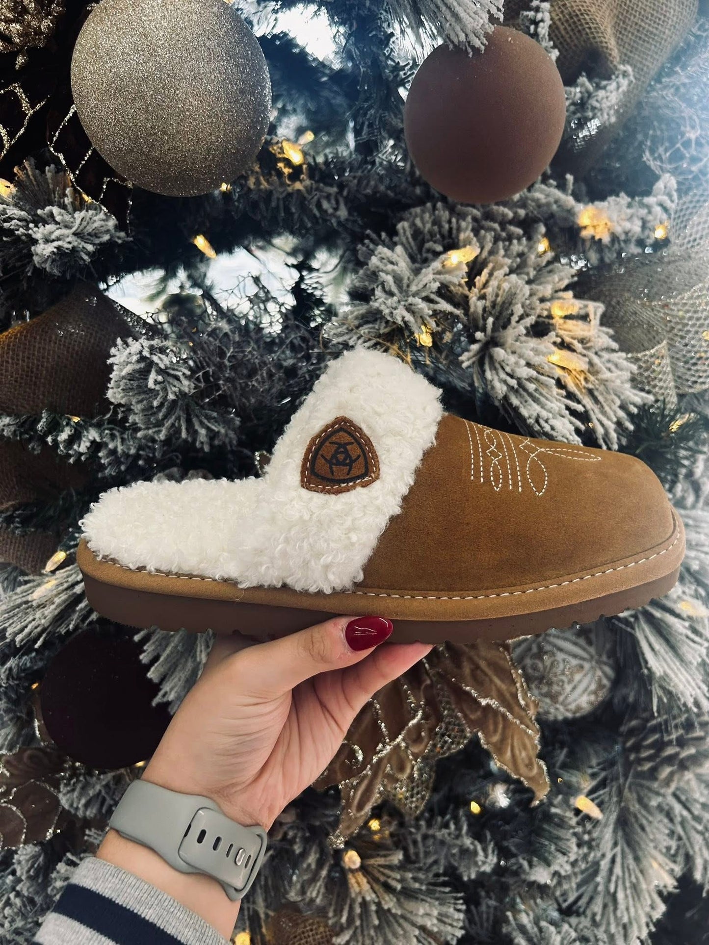 Ariat Women’s Jackie Square Foot- Chestnut