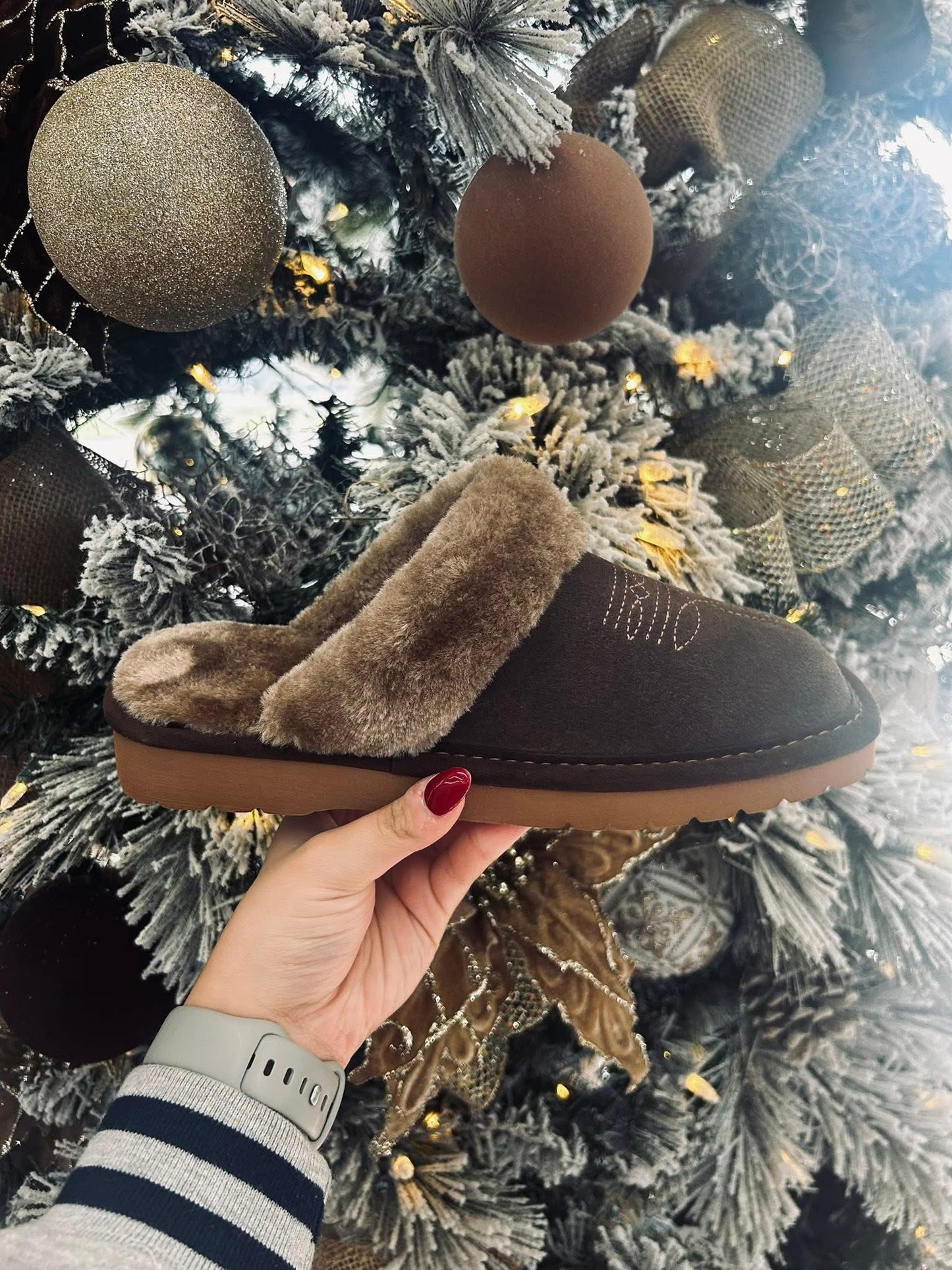 Ariat Women’s Jackie Square Toe Slippers- Brown
